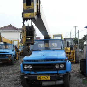 求購16噸四節(jié)臂吊車，20B， 25噸吊車